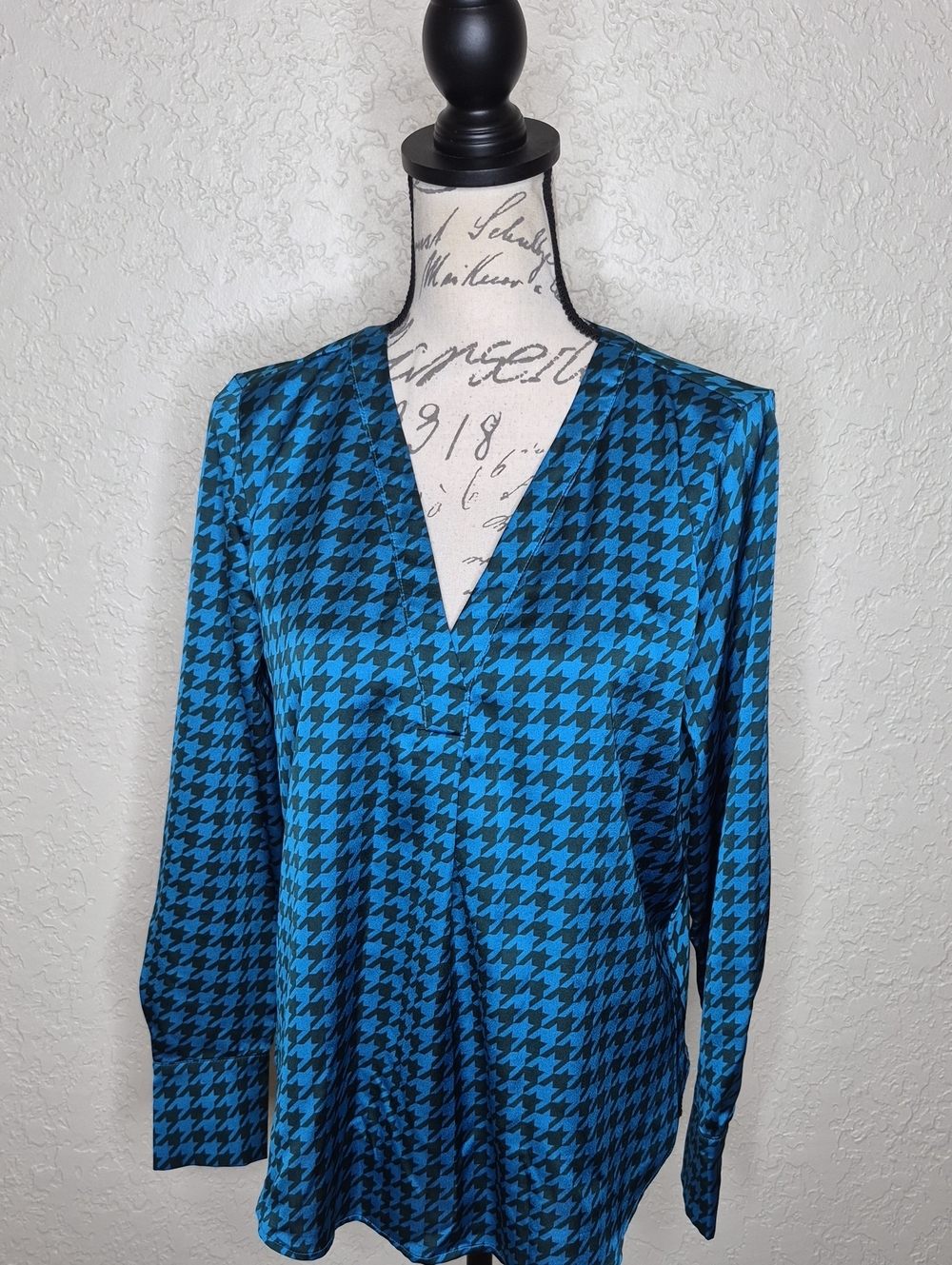 Ann Taylor Houndstooth Long Sleeve Shirt Size S